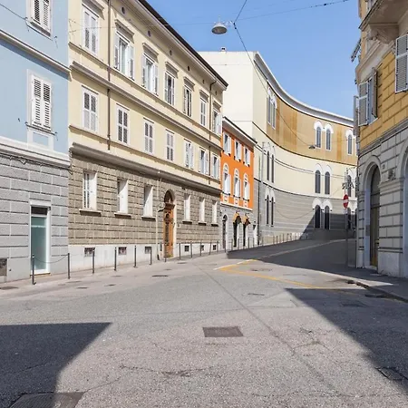 Charming Apartment-new-center Apartament