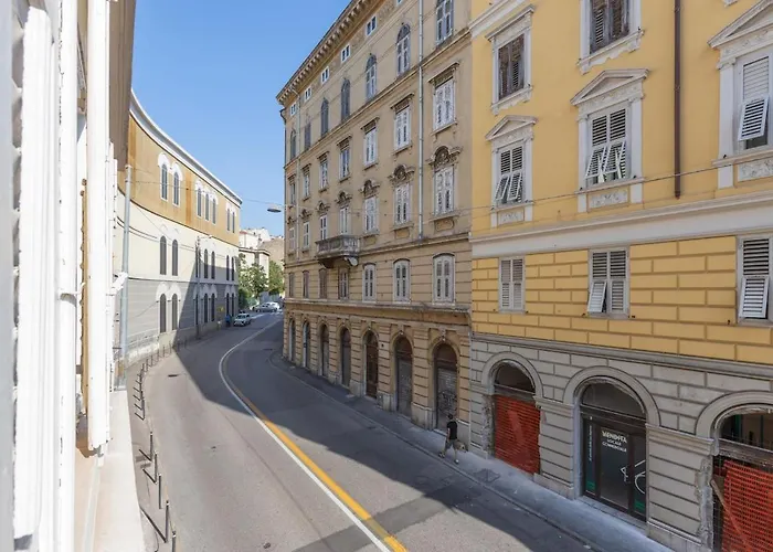 Charming Apartment-new-center Lejlighed Trieste